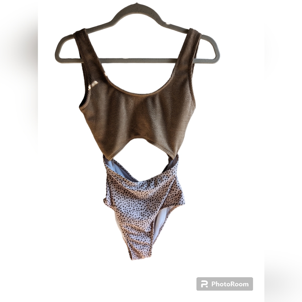 No brand one piece swimsuit- S